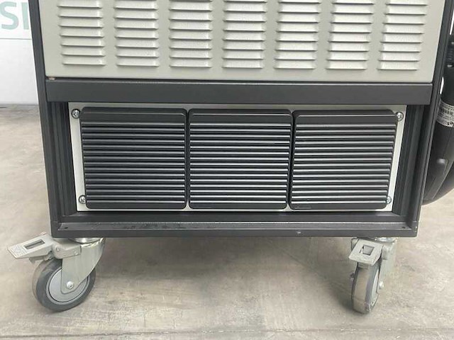 Mobile auto acculader, ies, cube 50kw dc , grijs, 2005 - afbeelding 12 van  15