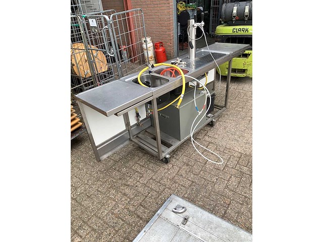 Mobile beer tap installation 2,5m - afbeelding 1 van  5