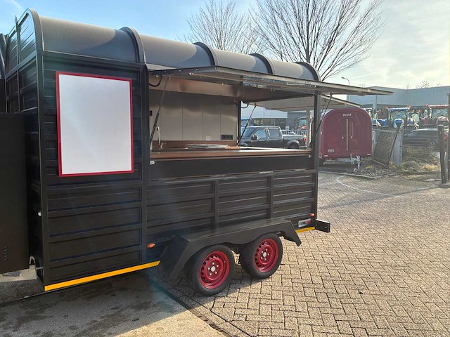 Mobile chef farmtrailer bar - afbeelding 1 van  24
