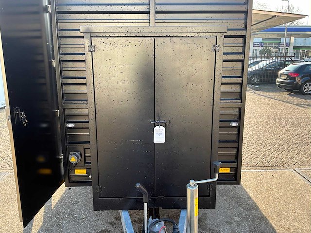 Mobile chef farmtrailer bar - afbeelding 14 van  24