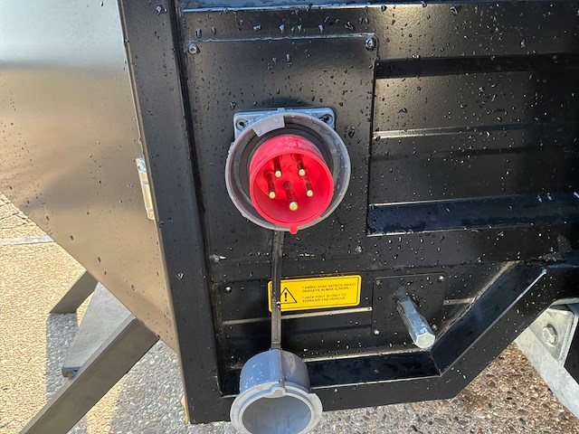 Mobile chef farmtrailer bar - afbeelding 15 van  24