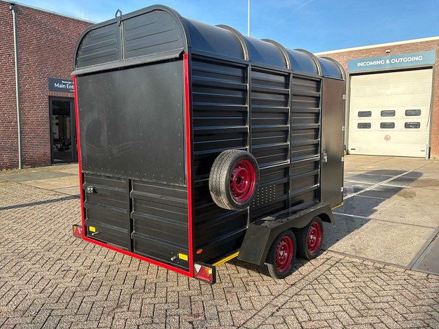 Mobile chef farmtrailer bar - afbeelding 21 van  24