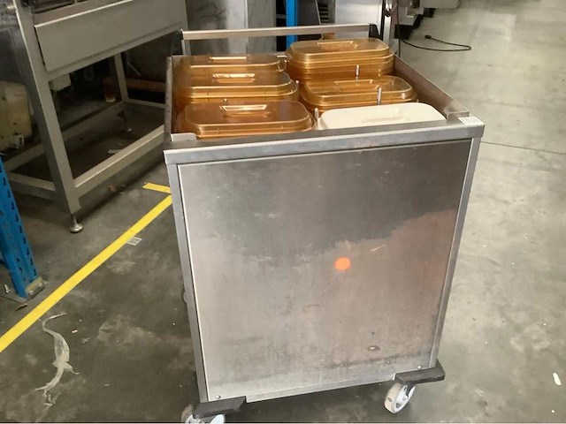 Mobile containing - mobiele stapelaar voor kunststof deksels - afbeelding 5 van  5