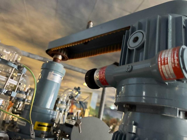 Mobile glass container in rack - afbeelding 3 van  11