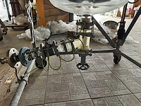 Mobile glass container in rack - afbeelding 10 van  11