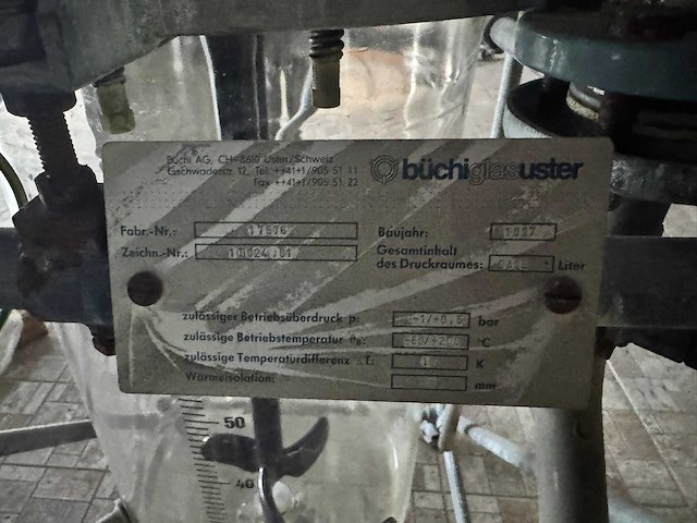 Mobile glass container in rack - afbeelding 11 van  11