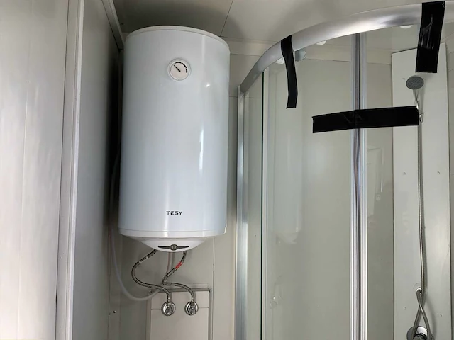 Mobile woonunit tiny home 240 x 600 x 250 - afbeelding 13 van  15
