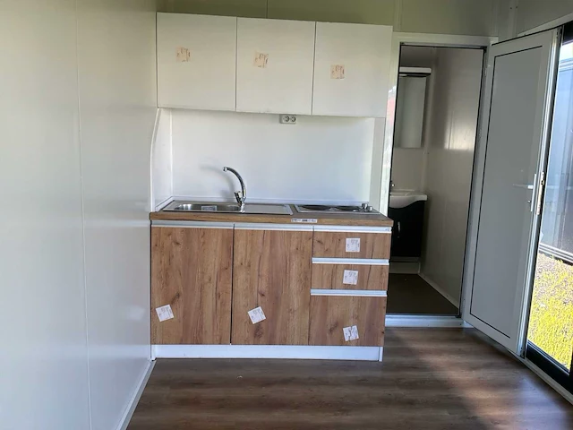 Mobile woonunit tiny home 240 x 600 x 250 - afbeelding 17 van  17