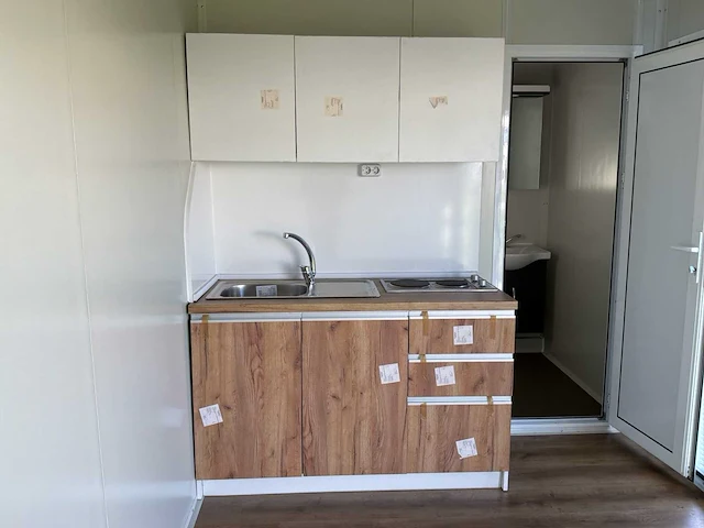 Mobile woonunit tiny home 240 x 600 x 250 - afbeelding 13 van  15