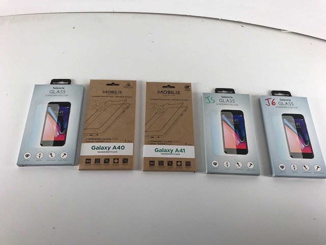 Mobilis & selencia mix model screenprotectors for samsung (new) - check description (65x) - afbeelding 1 van  6