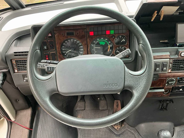Mobilvetta euroyacht / iveco daily 35.12 2.8 turbo diesel camper - afbeelding 3 van  69