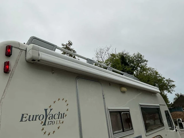 Mobilvetta euroyacht / iveco daily 35.12 2.8 turbo diesel camper - afbeelding 32 van  69