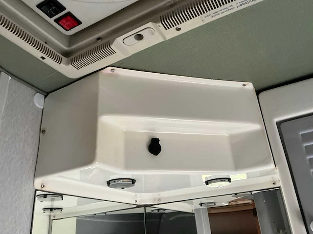 Mobilvetta euroyacht / iveco daily 35.12 2.8 turbo diesel camper - afbeelding 39 van  69