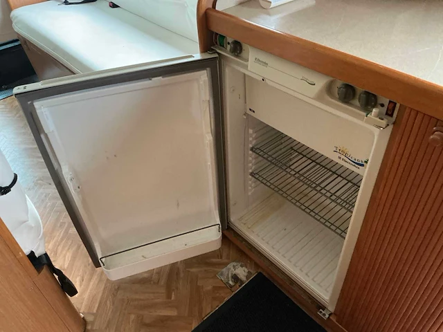 Mobilvetta euroyacht / iveco daily 35.12 2.8 turbo diesel camper - afbeelding 48 van  69