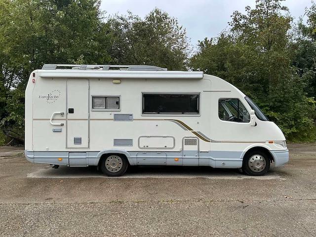 Mobilvetta euroyacht / iveco daily 35.12 2.8 turbo diesel camper - afbeelding 28 van  69