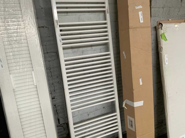 Moby designradiator - afbeelding 1 van  3