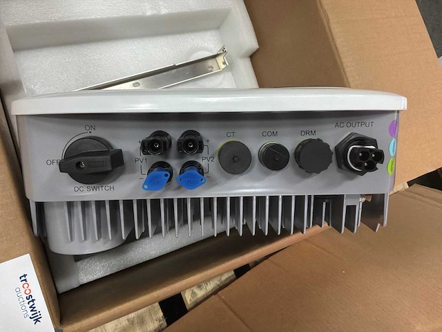 Model 5000d-m1 omvormer - afbeelding 3 van  6