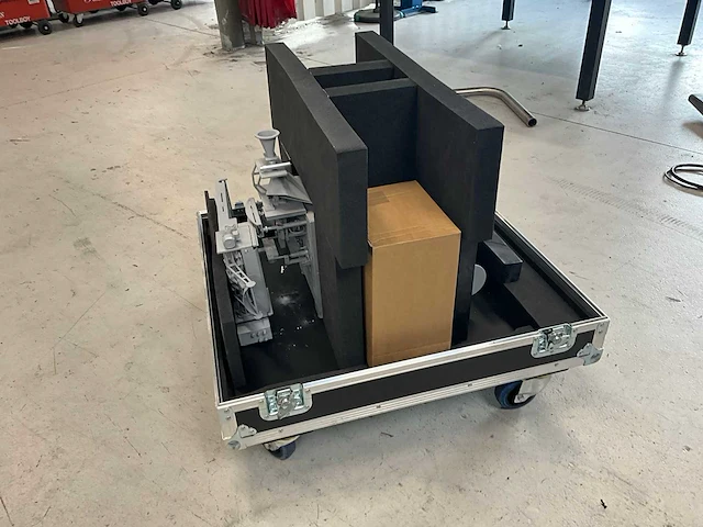 Model productie machine - afbeelding 3 van  4