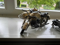 Modelauto en motor - afbeelding 3 van  4
