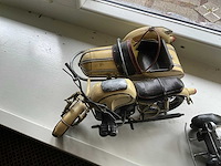 Modelauto en motor - afbeelding 4 van  4
