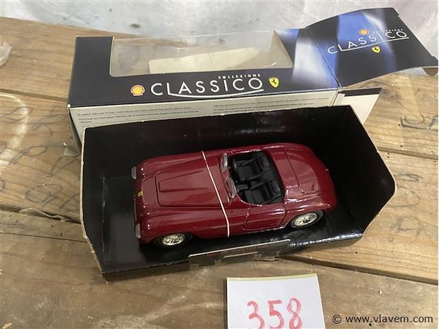 Modelauto ferrari - afbeelding 1 van  3