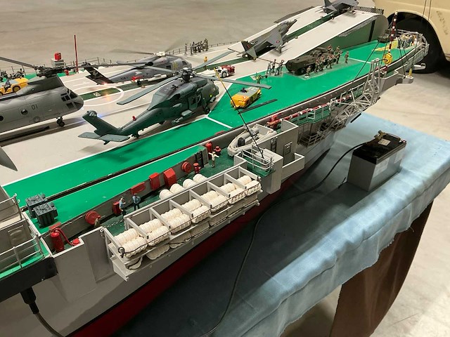 Modelbouw vliegdekschip hms hermes r12 - afbeelding 7 van  20