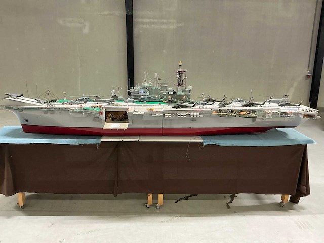 Modelbouw vliegdekschip hms hermes r12 - afbeelding 15 van  20