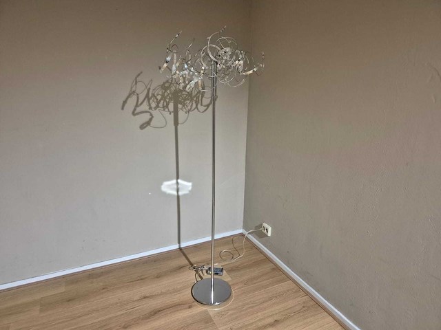 Moderne - design - vloerlamp - afbeelding 4 van  8