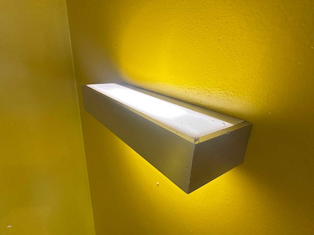 Moderne aluminium wandlamp (6x) - afbeelding 4 van  4