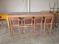Moderne bruin houten staantafel afm. 220x80x110 , 8 moderne barkrukken bruine rug en zit - afbeelding 1 van  10