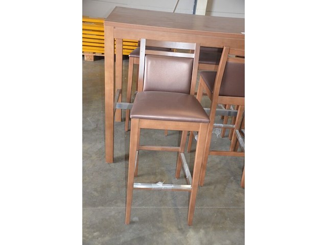 Moderne bruin houten staantafel afm. 220x80x110 , 8 moderne barkrukken bruine rug en zit - afbeelding 9 van  10