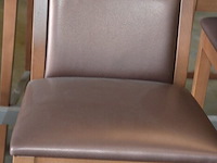 Moderne bruin houten staantafel afm. 220x80x110 , 8 moderne barkrukken bruine rug en zit - afbeelding 10 van  10