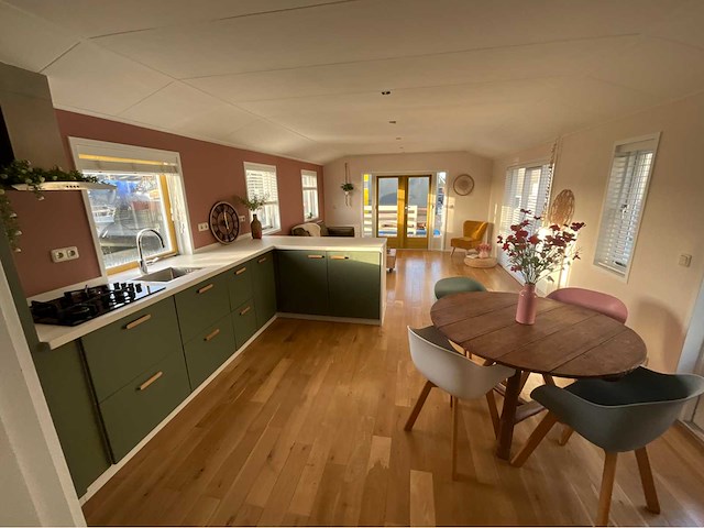 Moderne woonboot / woonark - afbeelding 4 van  45