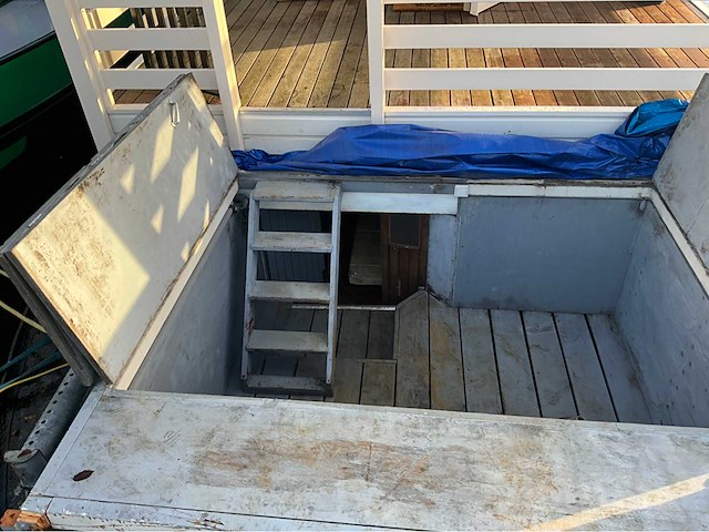 Moderne woonboot / woonark - afbeelding 36 van  45