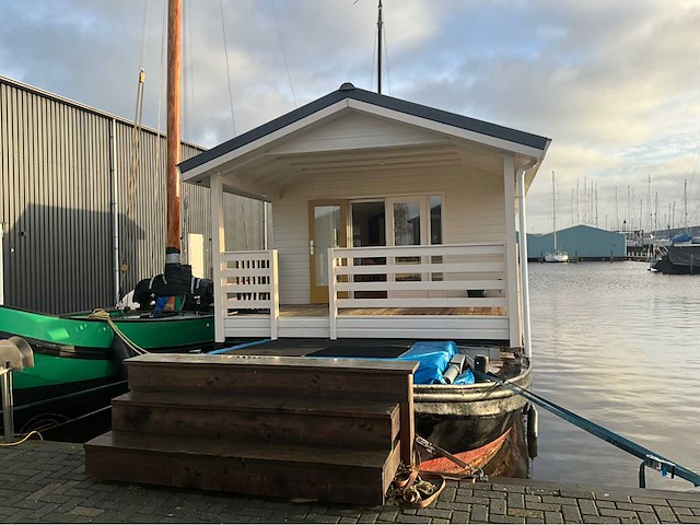 Moderne woonboot / woonark - afbeelding 34 van  45