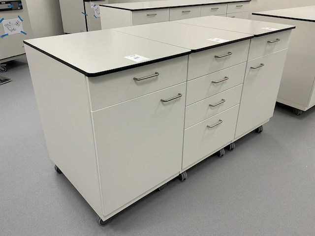 Modulair laboratorium mobiel kastje (3x) - afbeelding 1 van  3