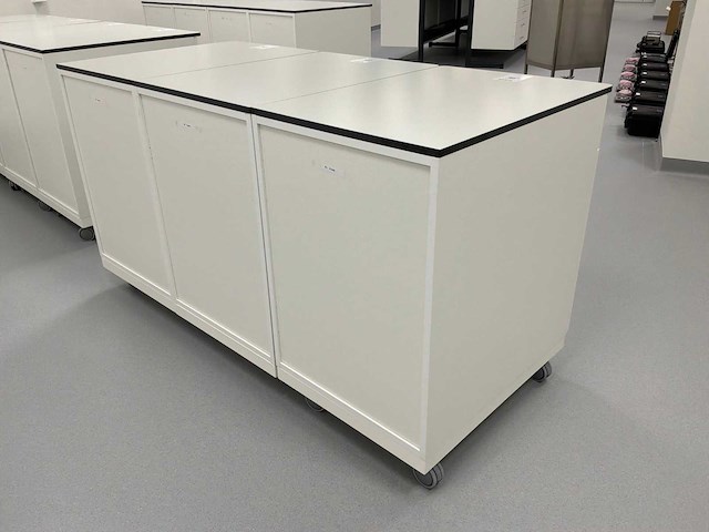 Modulair laboratorium mobiel kastje (3x) - afbeelding 2 van  3