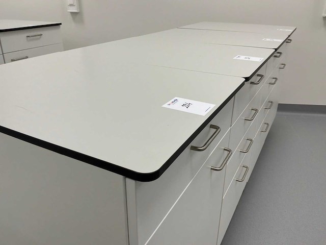 Modulair laboratorium mobiel kastje (4x) - afbeelding 2 van  2