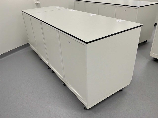 Modulair laboratorium mobiel kastje (4x) - afbeelding 2 van  3