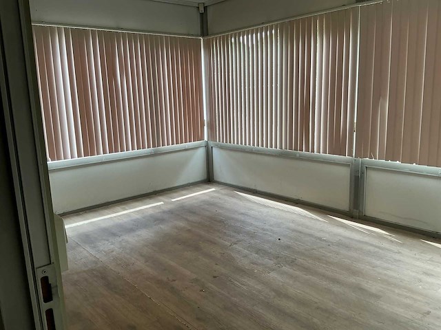 Modulaire kantoorunit / woonunit 15,3mtr x 6,5mtr - afbeelding 29 van  52