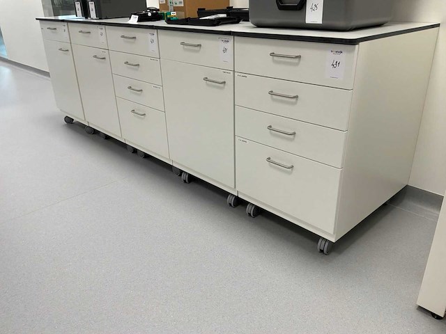 Modulaire laboratorium mobiele kast (5x) - afbeelding 1 van  2
