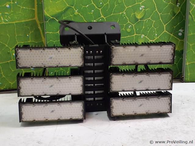 Modulaire schijnwerper voor sportvelden - afbeelding 1 van  3