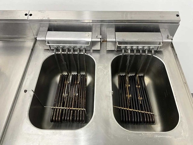 Modular - 70/70 fre 10 - dubbele friteuse met neutrale unit - afbeelding 2 van  6