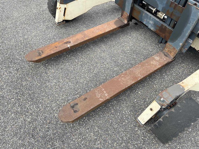 Moffett - 2011 - m4 20.3 - meeneemheftruck - afbeelding 25 van  28