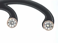 Moissaniet oorbellen solitair roze