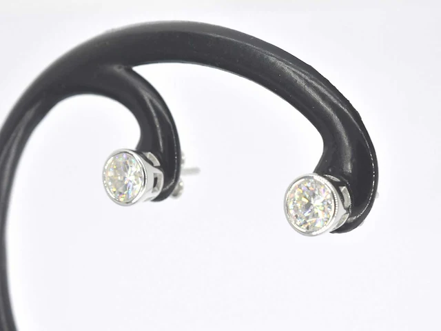 Moissaniet solitair oorbellen 2.00 ct - afbeelding 3 van  9