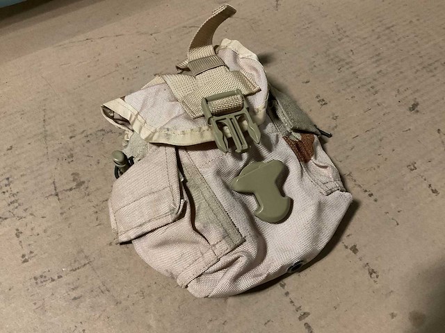 Molle ii canteen pouch (3x) - afbeelding 1 van  5