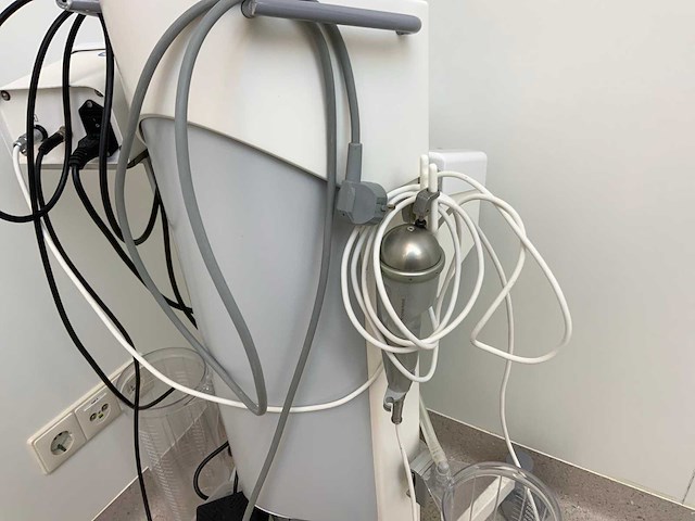 Möllermedical liposat, vacusat en vibrasat power liposuctie machine - afbeelding 2 van  11
