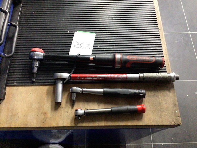 Momentsleutel (4x) - afbeelding 1 van  2