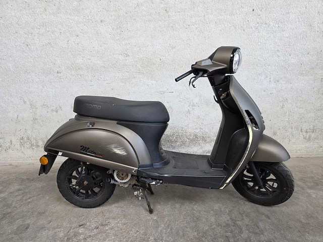 Momo - bromscooter - mito - 4t 45km uitvoering frp11v - afbeelding 1 van  7